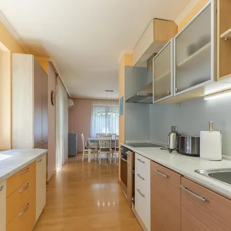 Sea Garden Flat With Private Parking