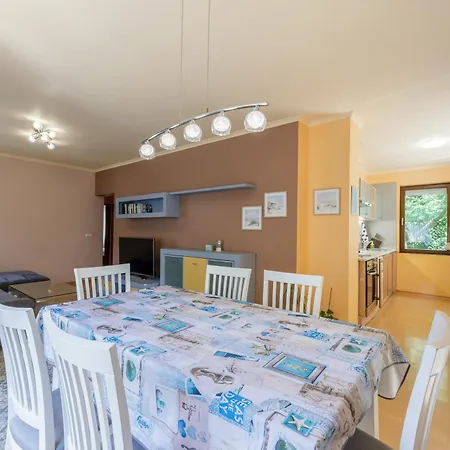 Sea Garden Flat With Private Parking Apartment *