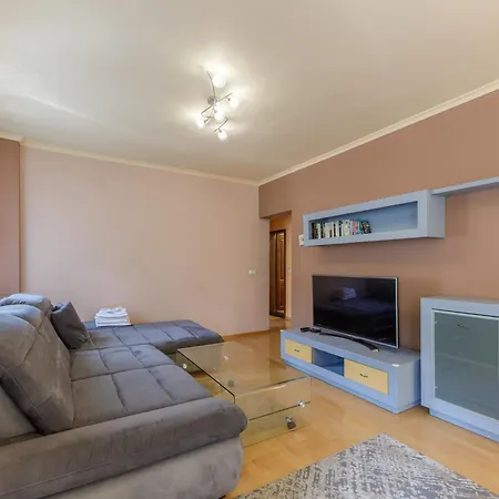 Sea Garden Flat With Private Parking Apartment