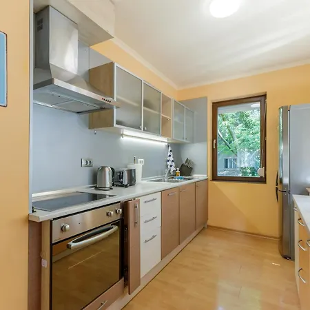 Sea Garden Flat With Private Parking Apartment Varna