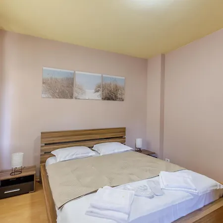 Sea Garden Flat With Private Parking Apartament Warna