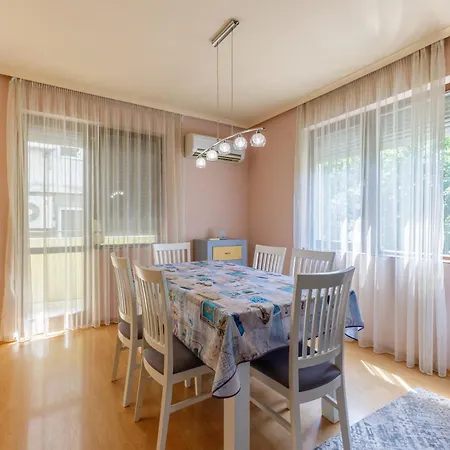 Sea Garden Flat With Private Parking Apartment *